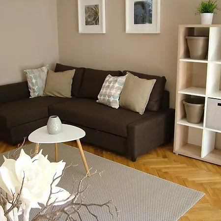 Erkel Apartman Apartment