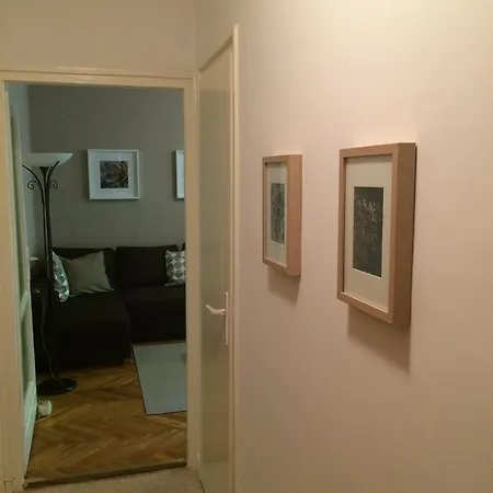 Erkel Apartman Apartament *