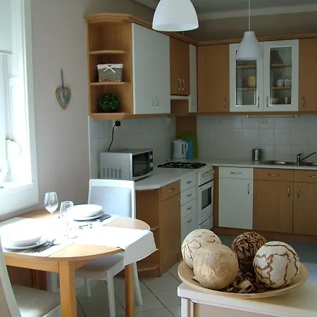 Apartament Erkel Apartman *